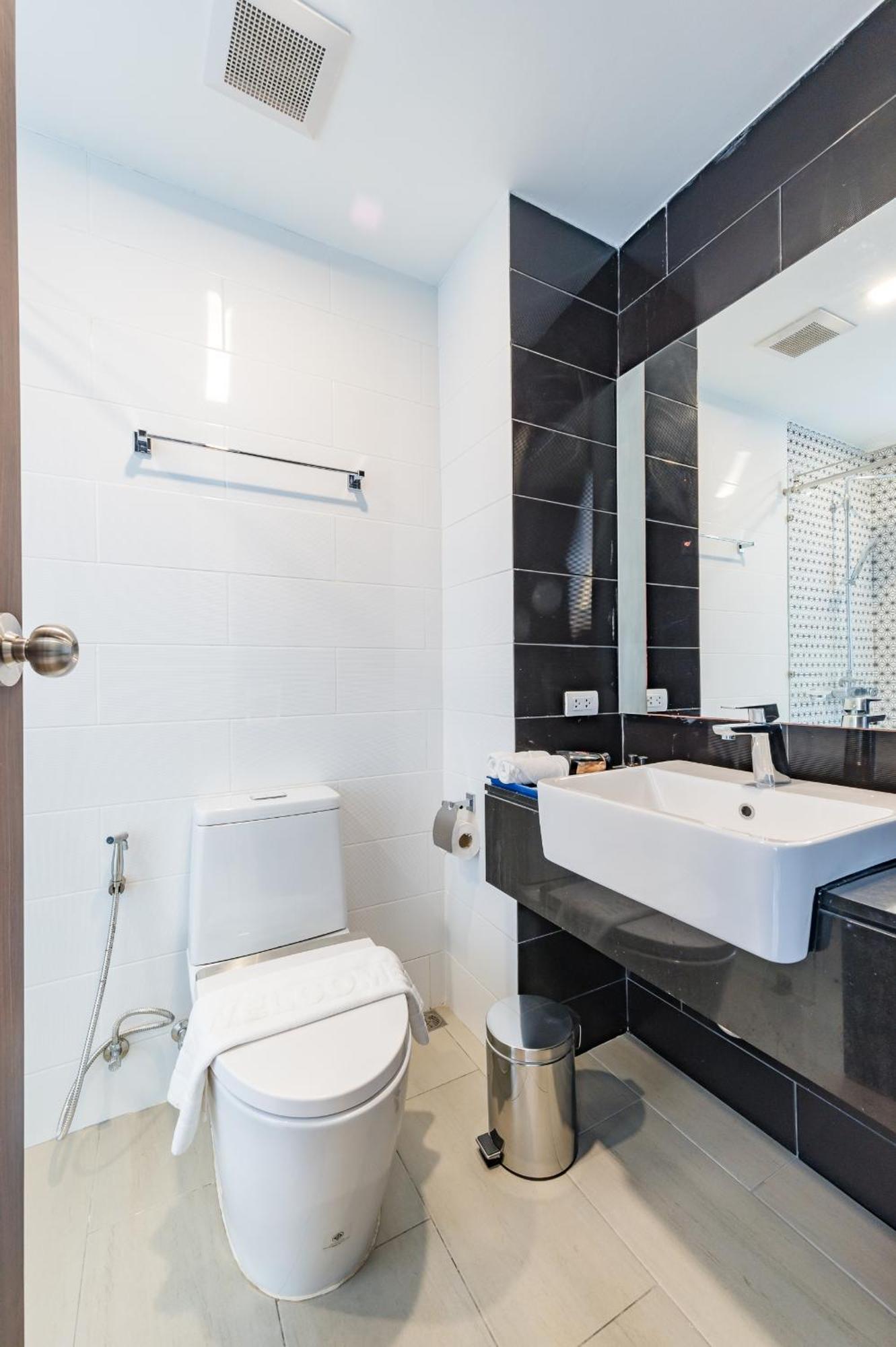 Wyndham Royal Lee Phuket Otel Nai Yang Beach Dış mekan fotoğraf
